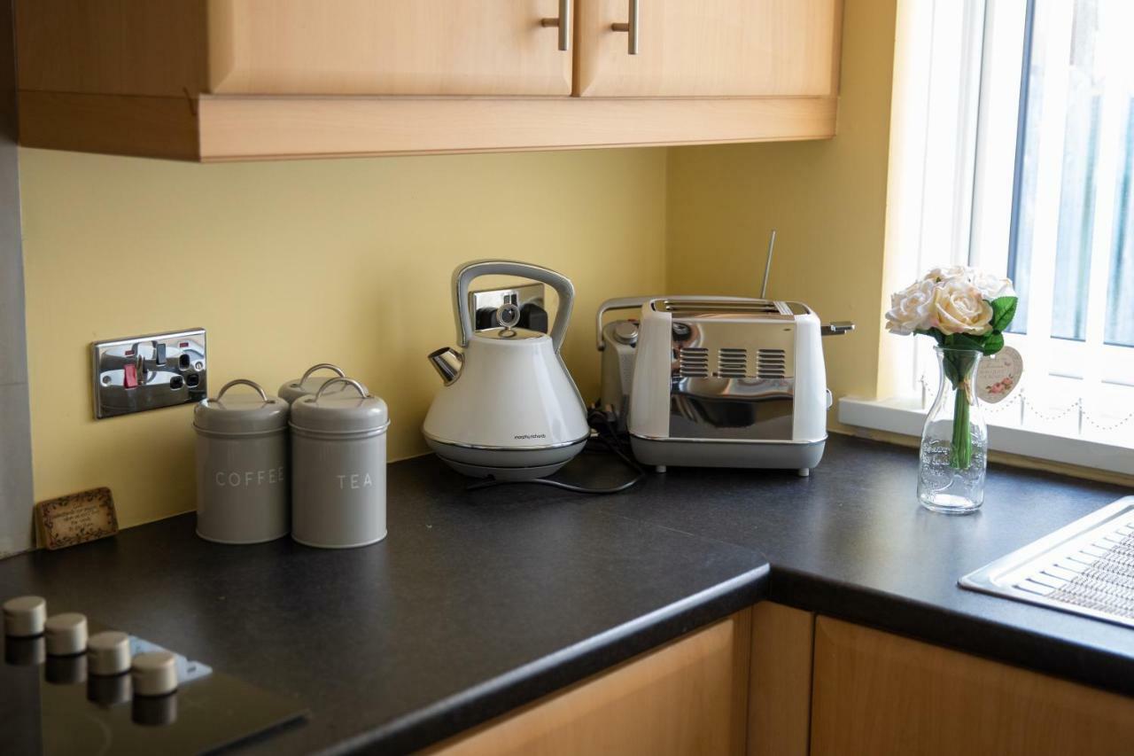 Ponderosea Cottage Free Gated Parking M1 & City Location, Wood Stove ليسبورن المظهر الخارجي الصورة